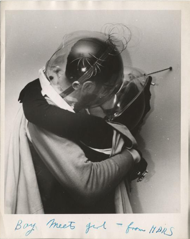 “Boy meets girl - from Mars” by Weegee (Arthur Fellig), ca. 1955, New York (NY), gelatin silver print, image: 8 1/2 x 7 3/8 in. Accession number: 16855.1993. Credit: Bequest of Wilma Wilcox, 1993. © Getty Images/ICP