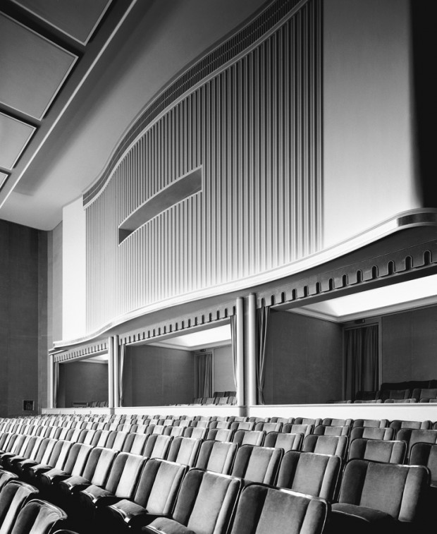 Stadttheater, by Karl Hugo Schmölz, Bad Godesberg, Zuschauerraum, 1952. Architekt Ernst Huhn. Image retrieved from damianzimmermann.de