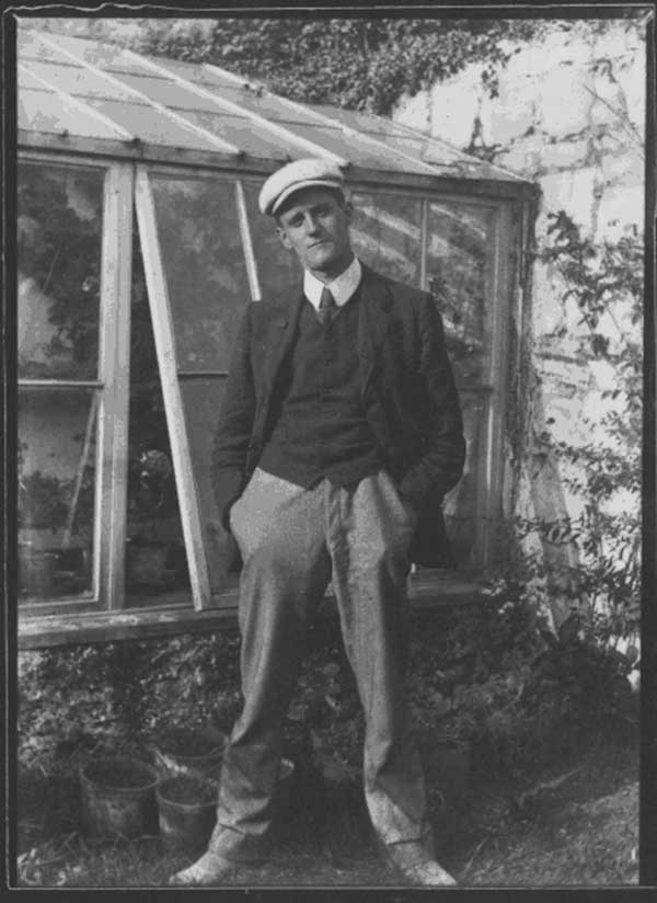 James Joyce, 1904