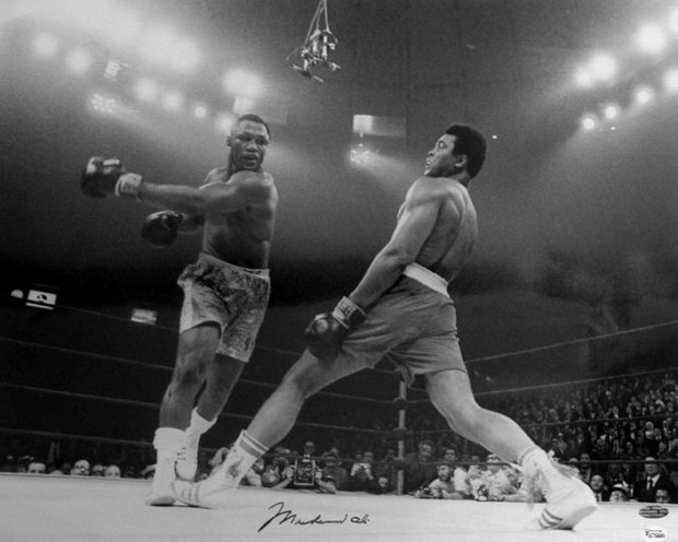 “Boxer Ali Dodging a Punch From Frazier”, Madison Square Garden, New York, March 8, 1971.